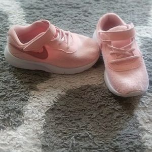 Girls Nike size 9